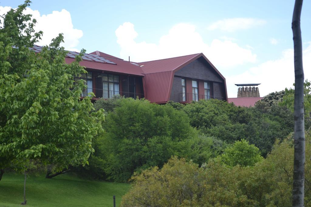 Golden Gate Hotel And Chalets Clarens Zewnętrze zdjęcie