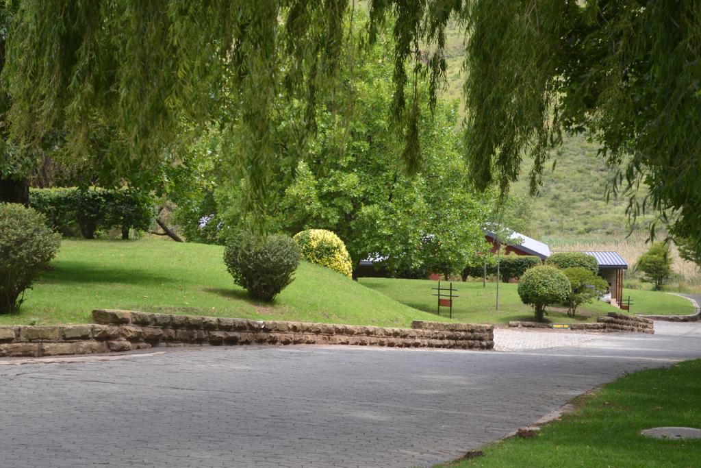 Golden Gate Hotel And Chalets Clarens Zewnętrze zdjęcie
